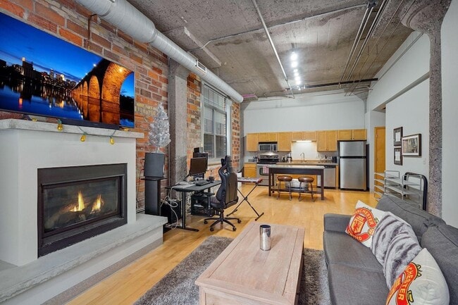 Building Photo - 521 S 7th St