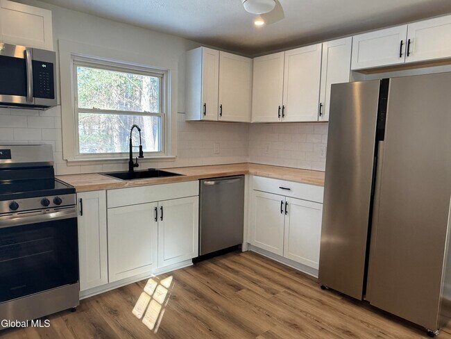 Foto del edificio - 98 Willow St