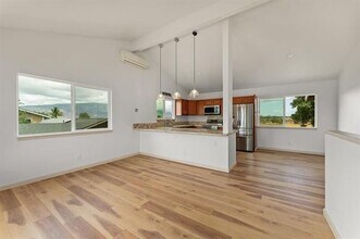 Building Photo - 495 Kaiolohia St