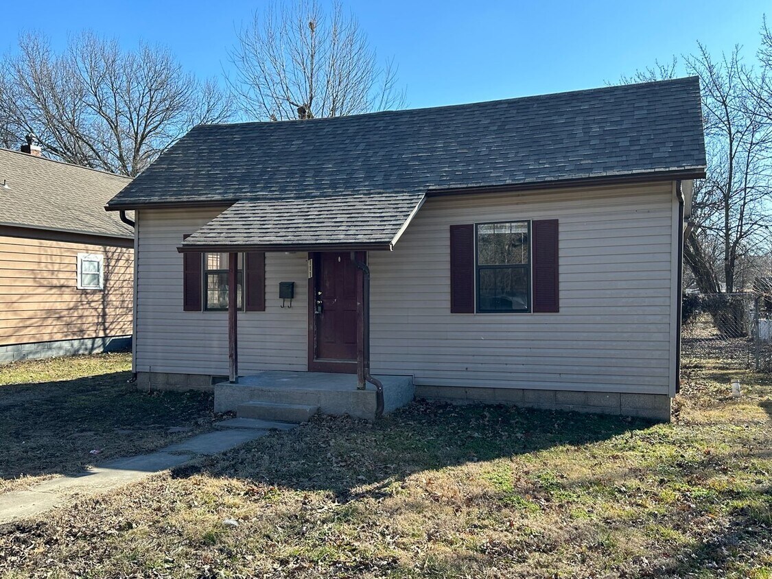 Primary Photo - Newly remodeled 2 bedroom 1 bath house!