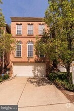 Building Photo - 9209 Point Replete Dr