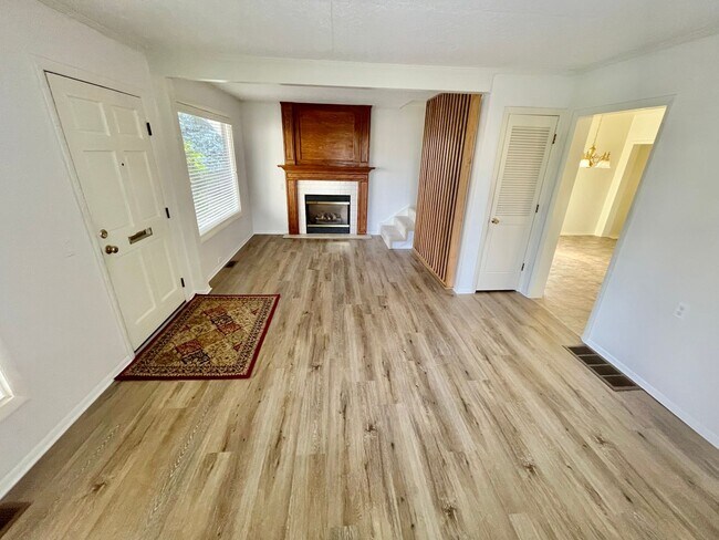 Foto del edificio - Discover Comfort & Charm in a Prime Location: 2BD/2B Single-Family Home!