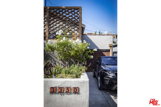 Foto del edificio - 3350 Wood Terrace