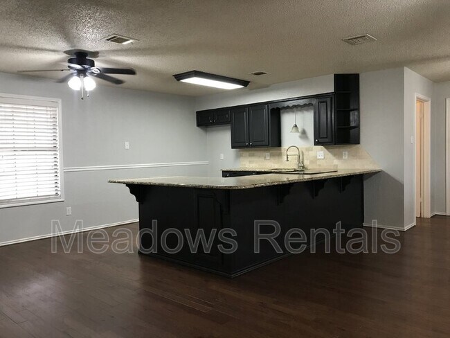 Building Photo - 124 Thompson Circle