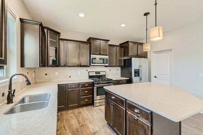 Building Photo - 15510 Creekside Lane