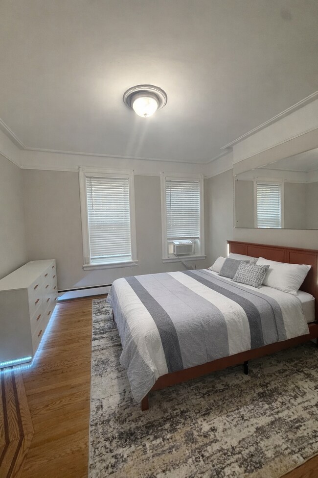 bedroom 1 -2 - 391 Woodlawn Ave