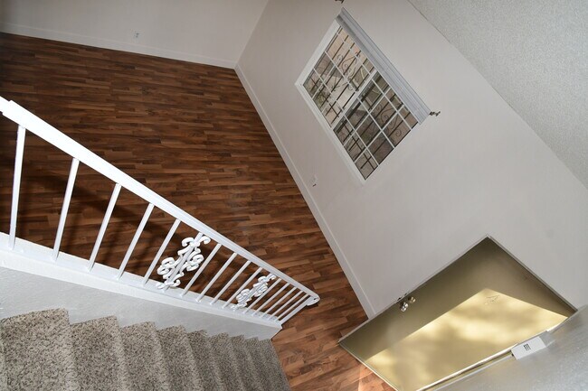 Foto del edificio - 5168 Greene Ln