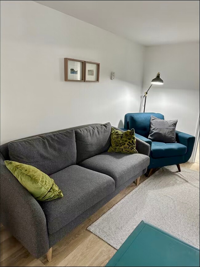 Photo du bâtiment - 75 Cornwall Crescent