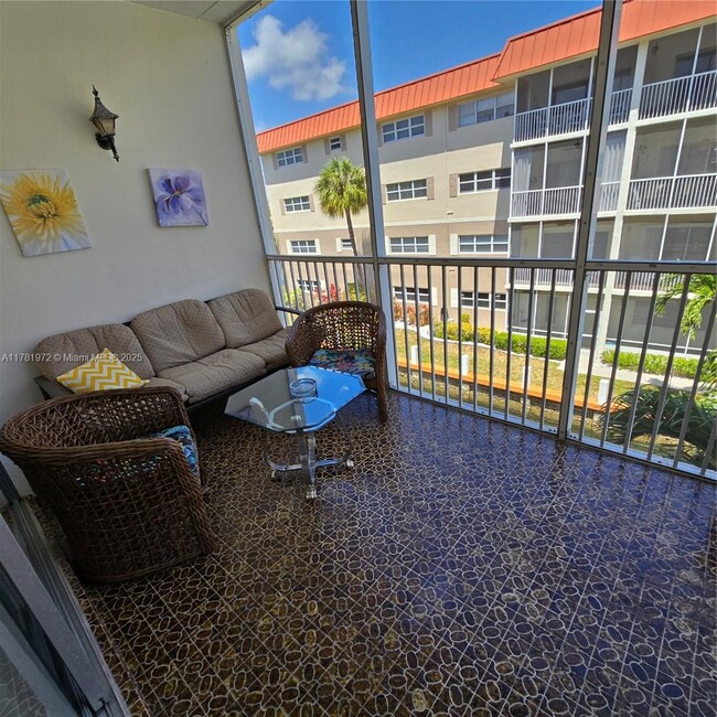 Building Photo - 2097 S Ocean Dr