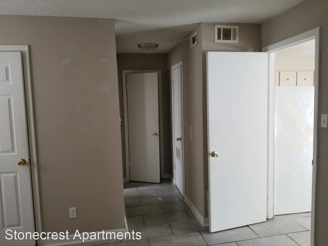 Building Photo - 4416 Lynn Ln