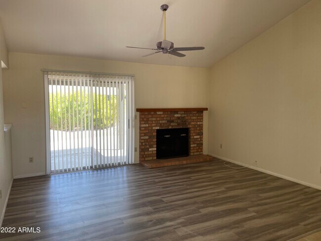 Foto del edificio - 5502 GARDEN Dr