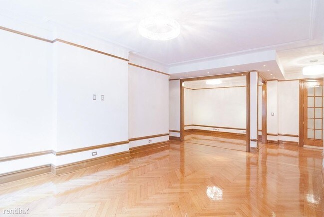 Foto del edificio - 575 W End Ave