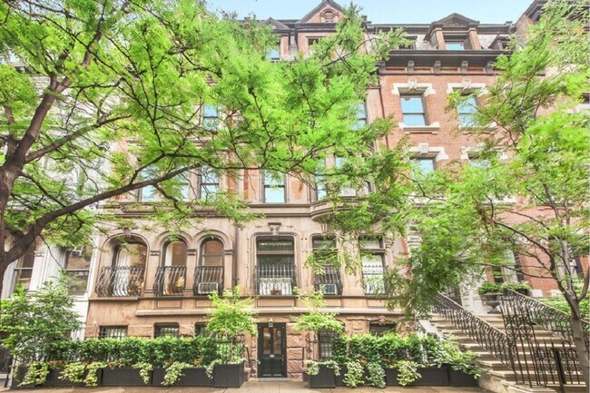 Foto del edificio - 54 E 83rd St