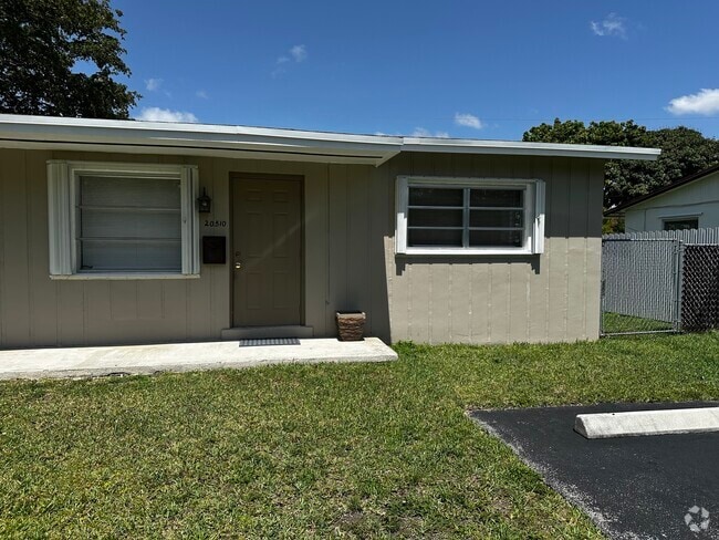 Building Photo - 20510 SW 114th Ave