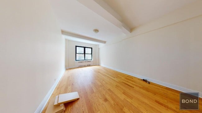 Building Photo - 141 E 56th St