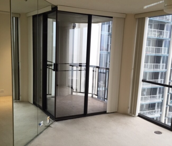 Foto del edificio - Honolulu Tower - High Floor, Ocean and City View!!!