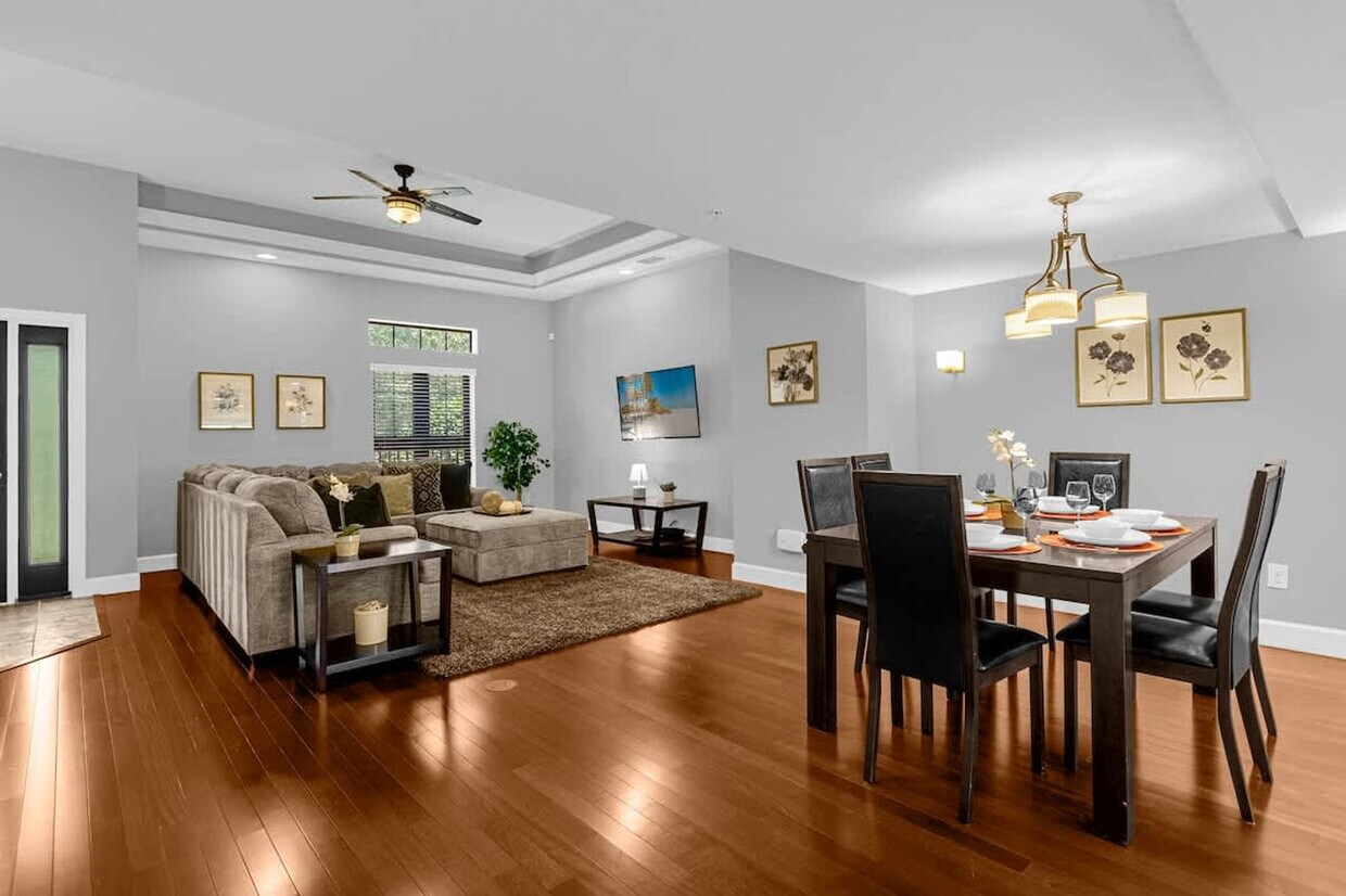 Foto principal - 8543 Kediaman Ave