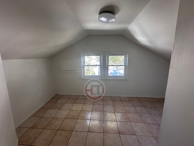 Foto del edificio - 1446 Gillespie Ave