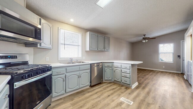 Foto del edificio - 6901 SE 14th St