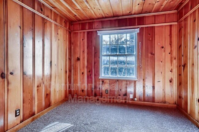 Building Photo - 234 Cherry St