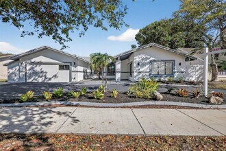 Building Photo - 20615 NE 9th Ct