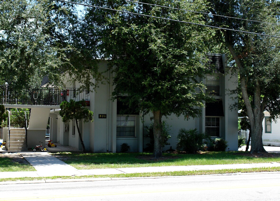 Primary Photo - 706 N Ingraham Ave