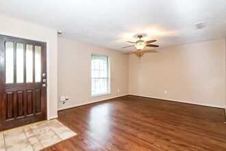 Building Photo - 10127 Sagerock Dr