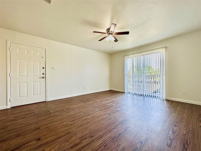 Foto del edificio - 8625 Fireside Dr