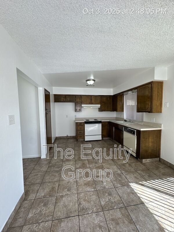 Building Photo - 2724 S Sallee Ct