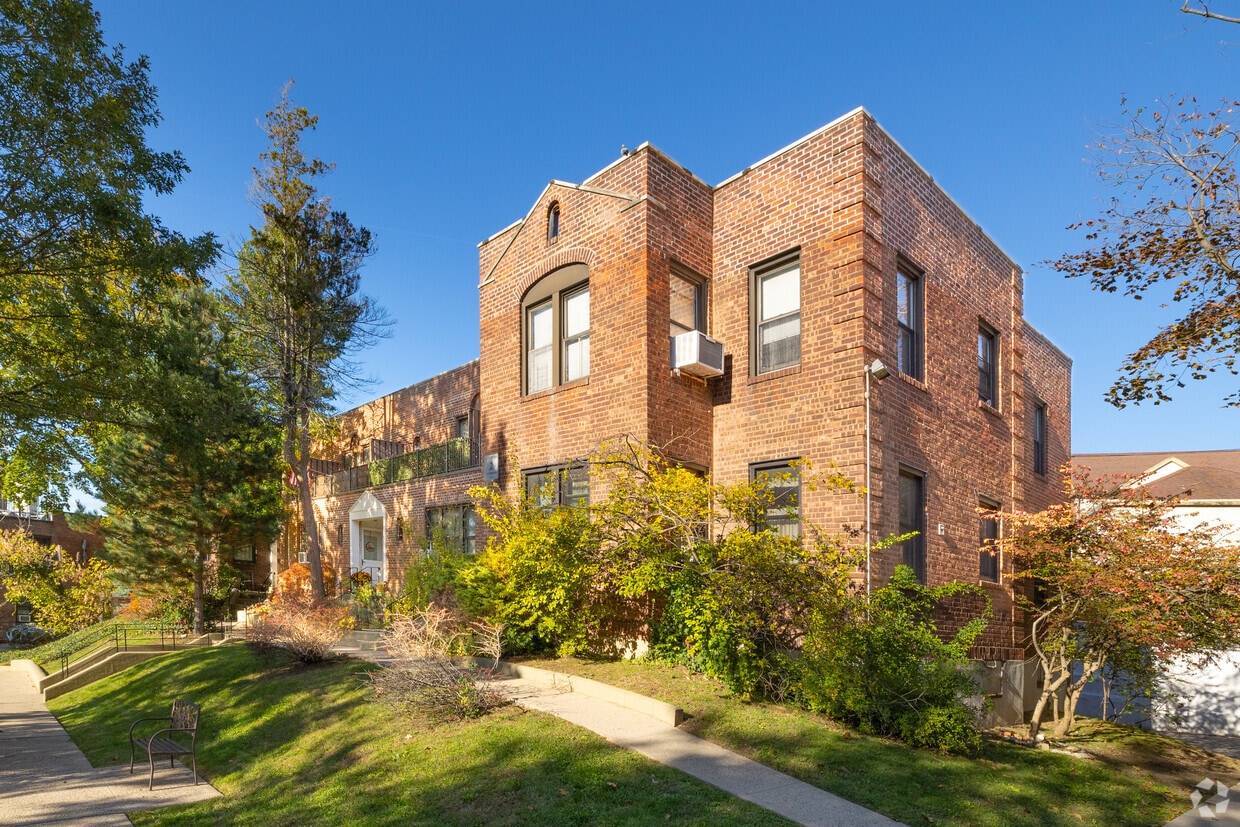 Westmoreland Apt Corp. Apartments in Flushing, NY