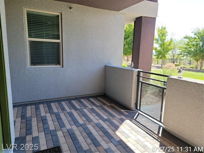 Building Photo - BEAUTIFUL 2 BED 2 BATH TOWNHOME IN SUMMERL...