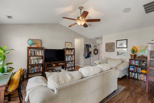 Building Photo - 3815 Ridgetop Cir