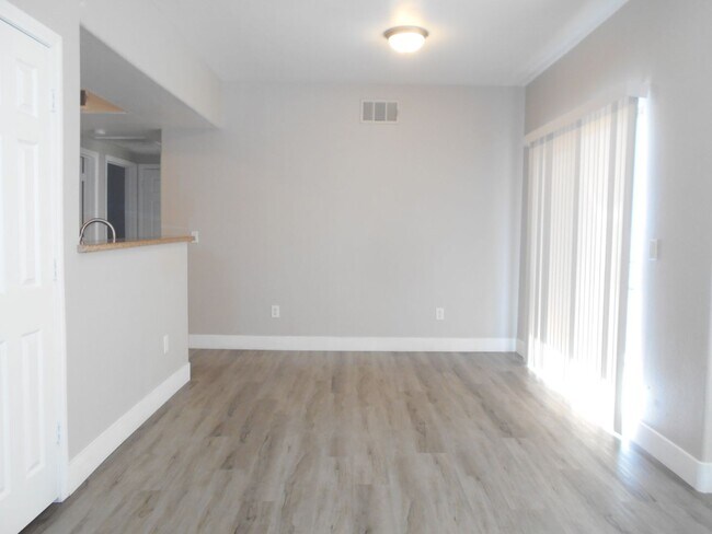 Foto del edificio - Amazing 3-Bedroom Condo in Las Vegas!