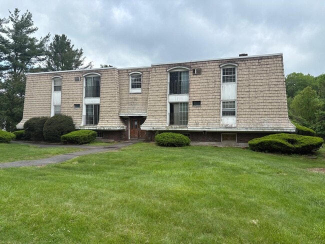 Building Photo - 1214 Middle Tpke W