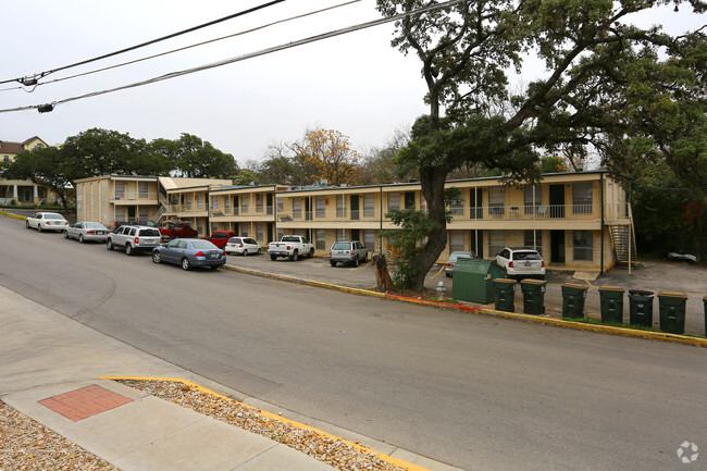 Museo Lindsay Oaks Apartaments - Lindsay Oaks Apartments