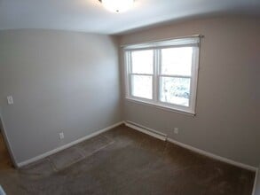 Building Photo - 429 Kelly Cir