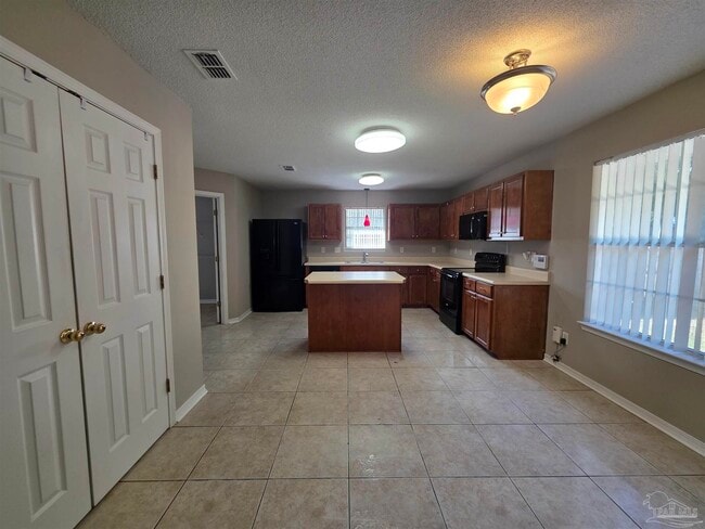 Foto del edificio - 6913 Hanover Ct