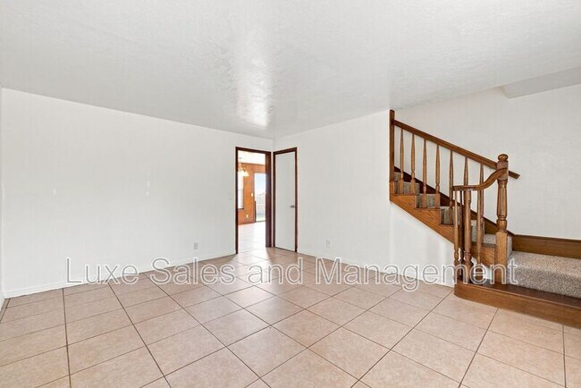 Foto del edificio - 700 NE 81st St