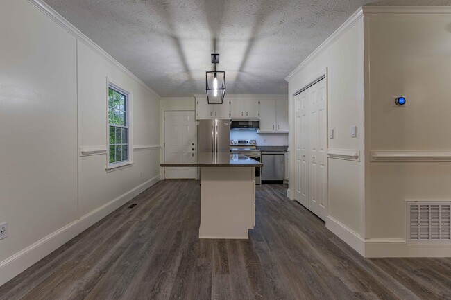 Building Photo - 205 Park Ridge Dr