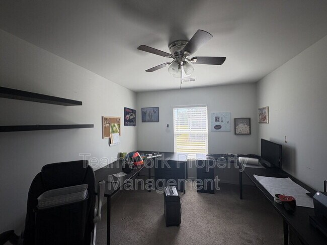 Foto del edificio - 493 Spanish Wells Rd