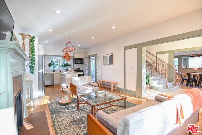 Foto del edificio - 1600 N Kingsley Dr