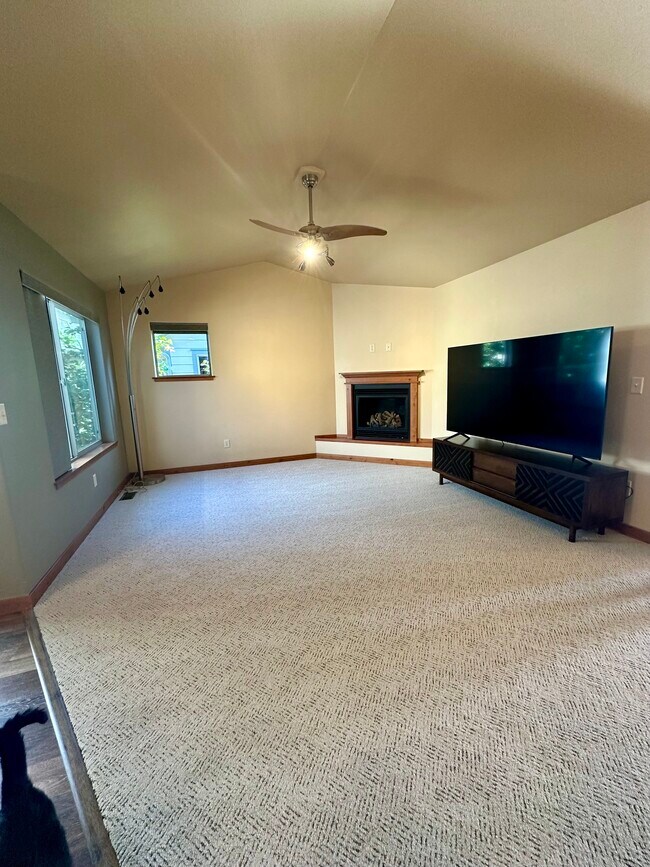 Foto del edificio - 1079 Cottonwood Rd