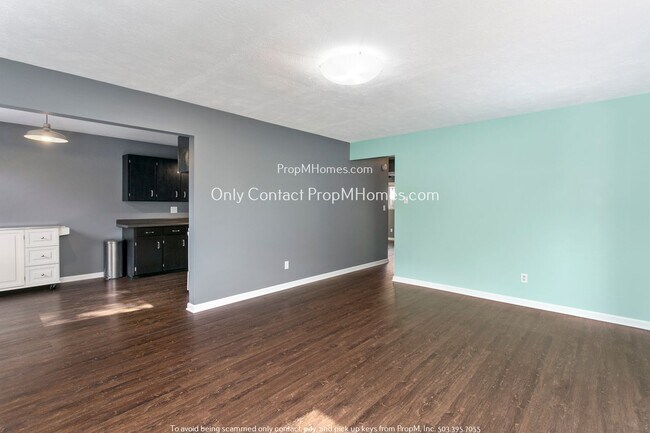 Foto del edificio - Lovely Two Bedroom Duplex In North Portland W/ Beautiful Backyard!
