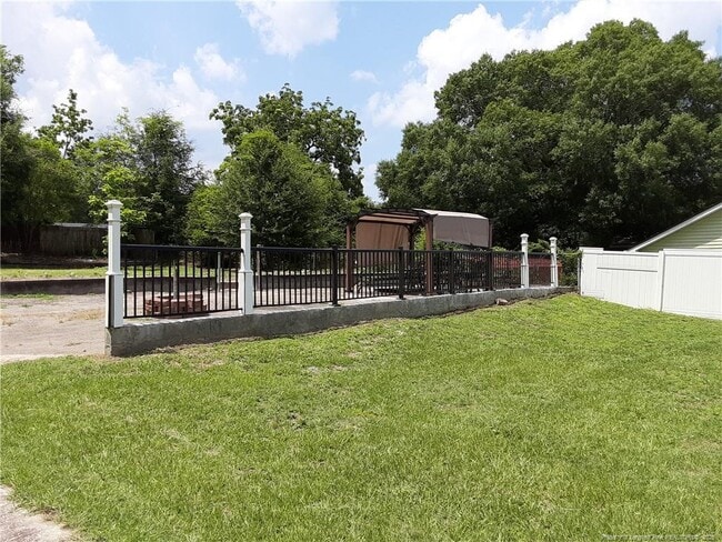 Building Photo - 1508 Gillespie St