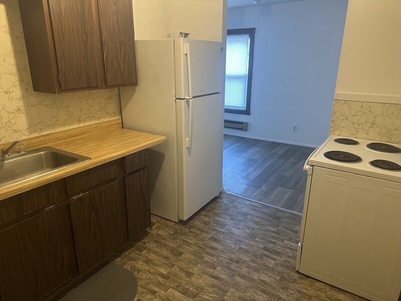 Foto principal - 145 E Main St