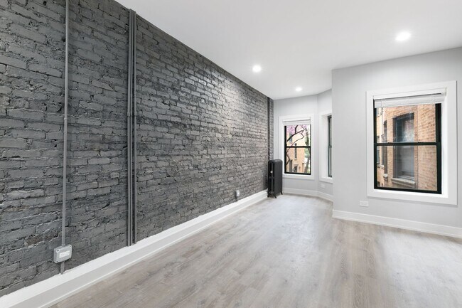 Foto del edificio - 7740 N Eastlake Ter