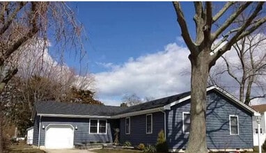 Building Photo - 11 Fifield Ave