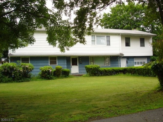 Primary Photo - 10 Cardinal Ln