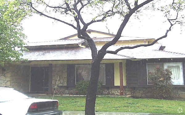 Building Photo - 1111 Isleton Pl