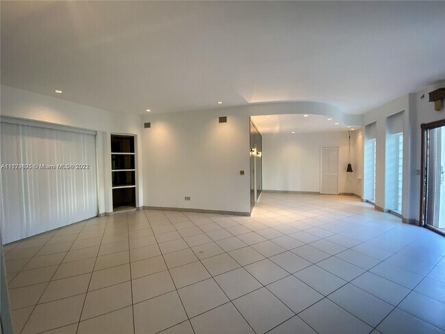 Foto del edificio - 9761 W Bay Harbor Dr